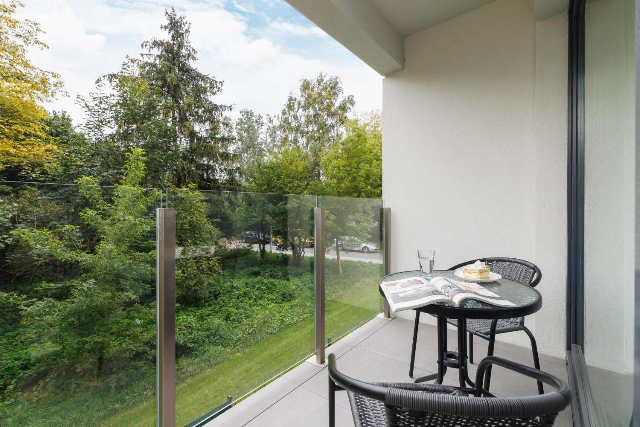 W Parku Lotnikow Apartments Tauron Arena By Noclegi Renters Krakow Exterior photo